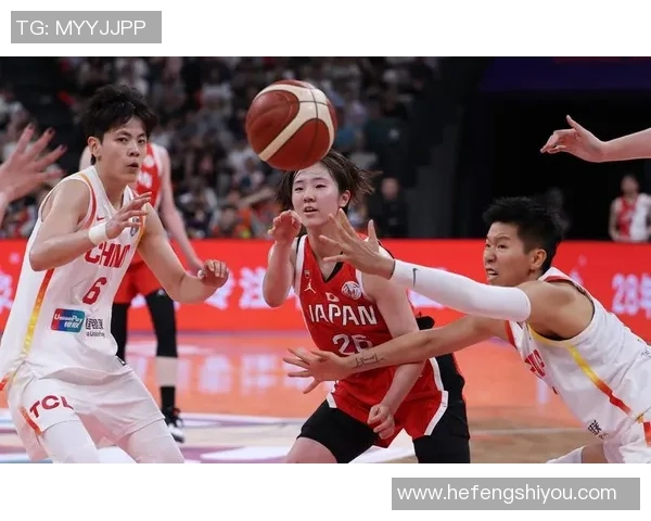 中华台北女篮与中国女篮激战正酣争夺亚洲篮球赛荣誉之巅